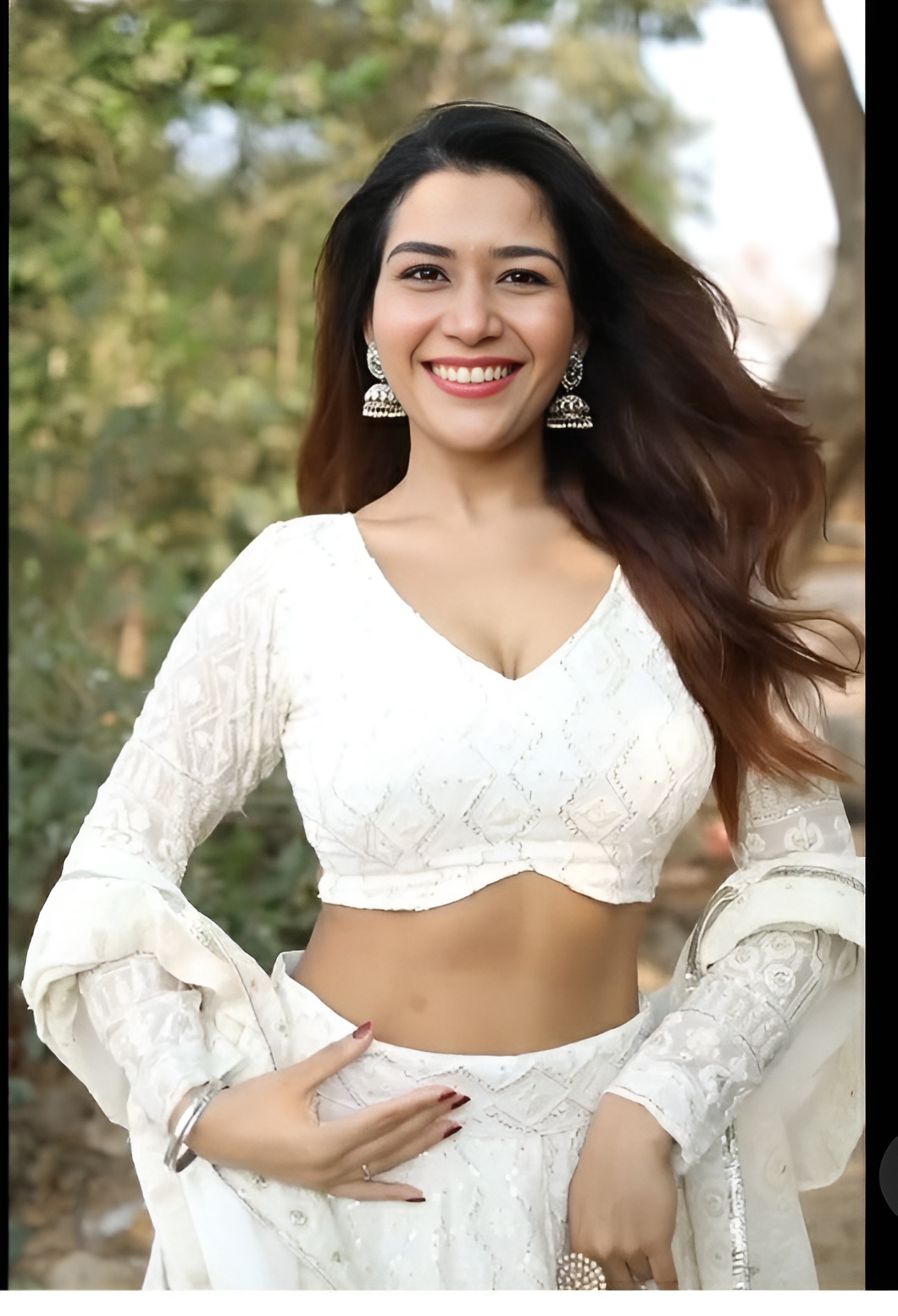 sexy dhruvi nanda photo