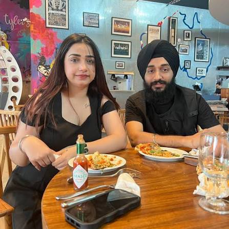 kulhad pizza couple 