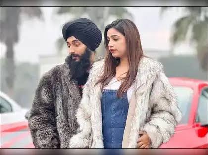 kulhad pizza couple 