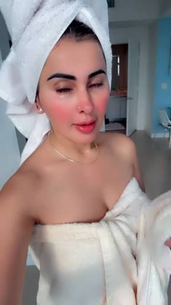 Meetali Kalher bathing pic