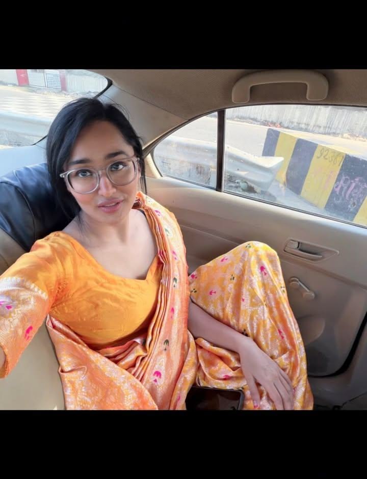 kajal pandey in saree hot pic